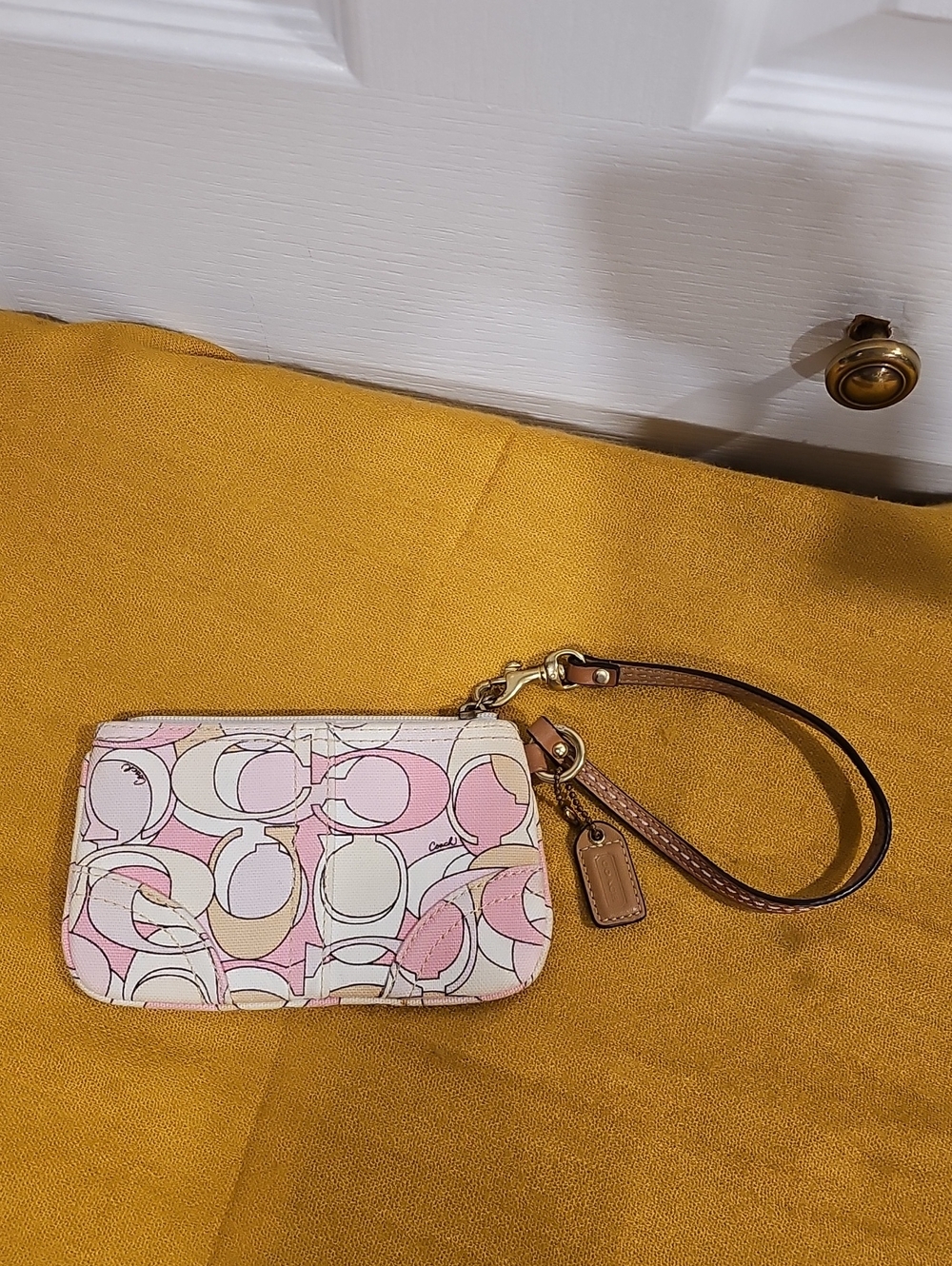 COACH Vintage Optic Monogram "C" Pink Pastel Wristlet W/Hangtag EUC